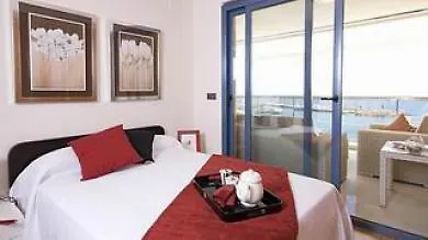 Pierre & - Port Otel